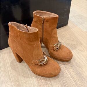 Topshop Cognac Suede Block Heel Ankle Boots with Gold Chain
